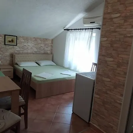 Nino Apartamento Dojran